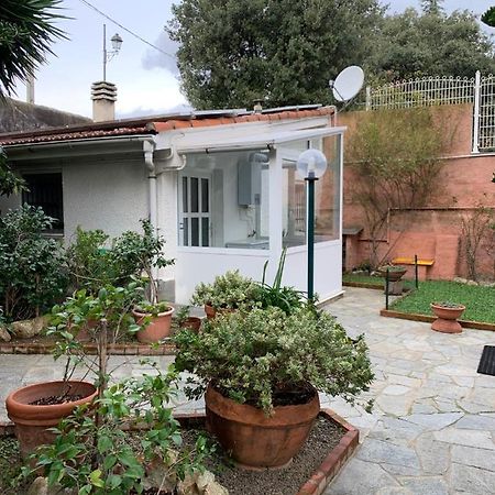 Resort Dependance Di Villa Rosa Maria Savona Buitenkant foto