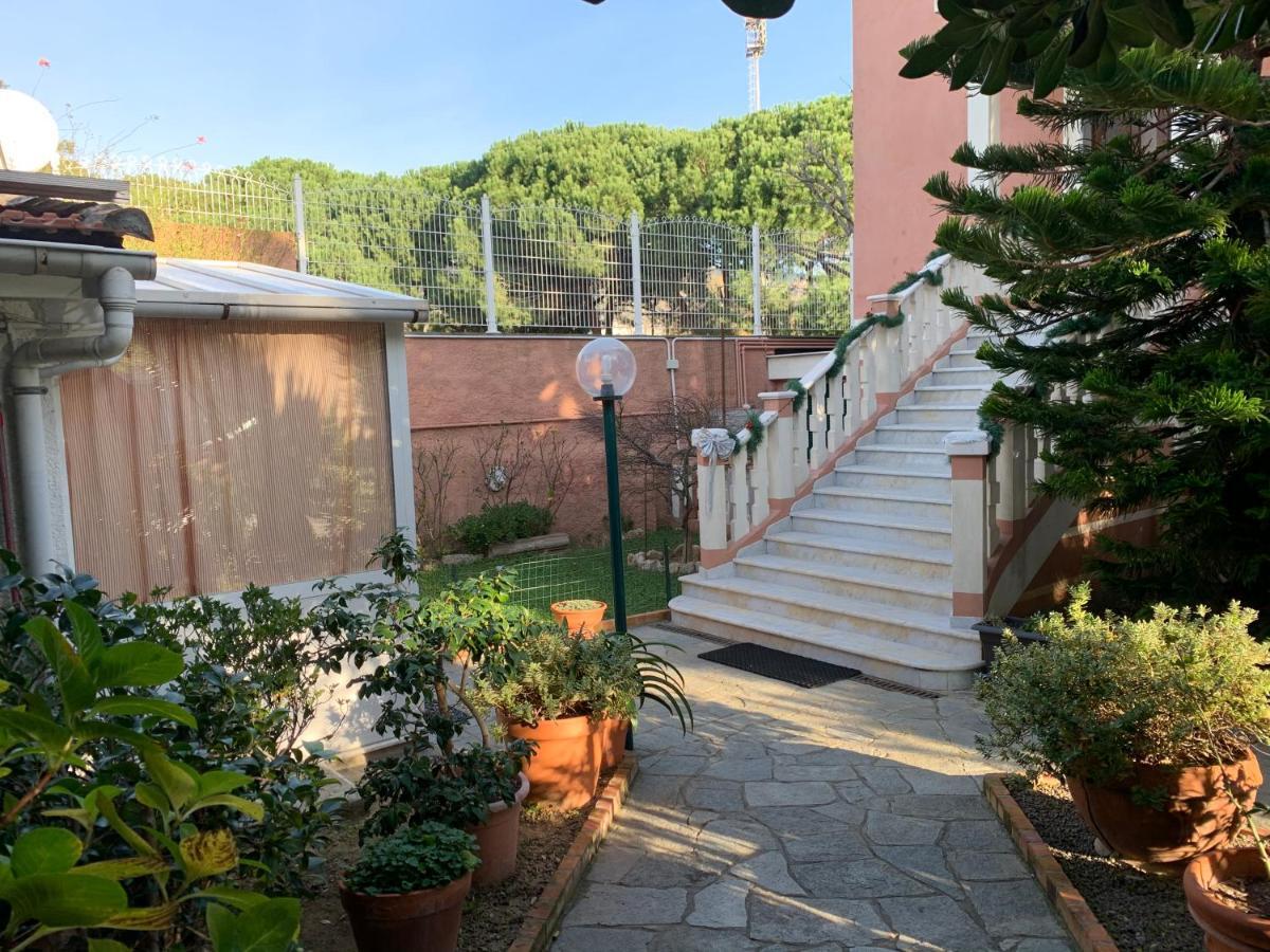 Resort Dependance Di Villa Rosa Maria Savona Buitenkant foto